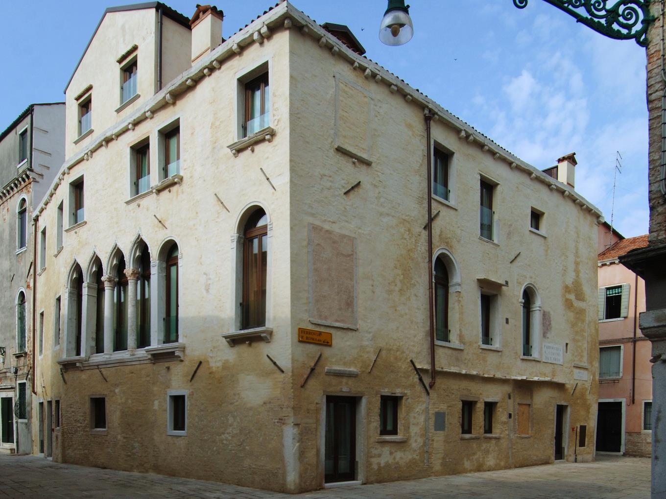 ホテル カ ズスト 写真