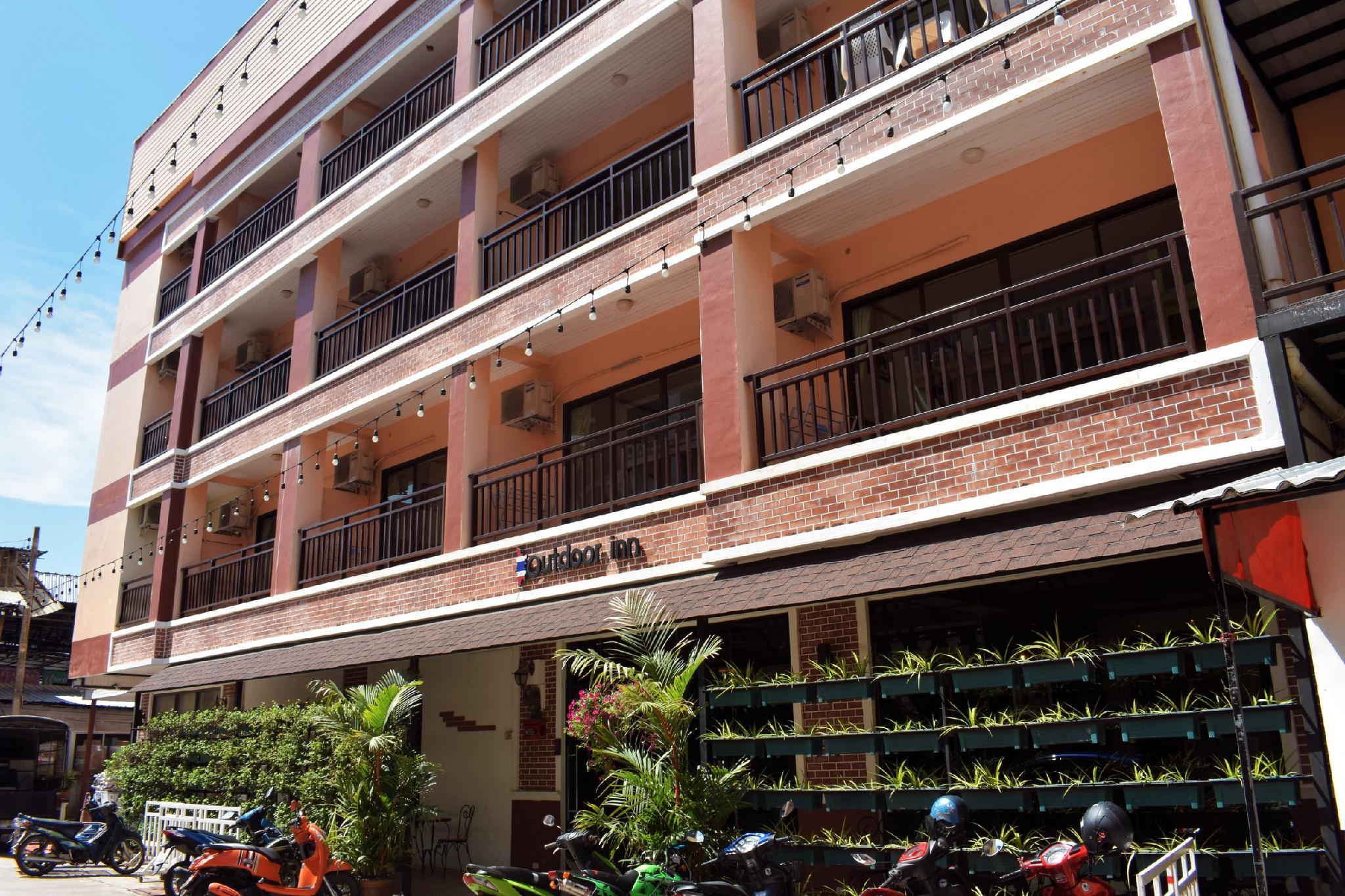 アウトドア イン カタ ホテル 写真