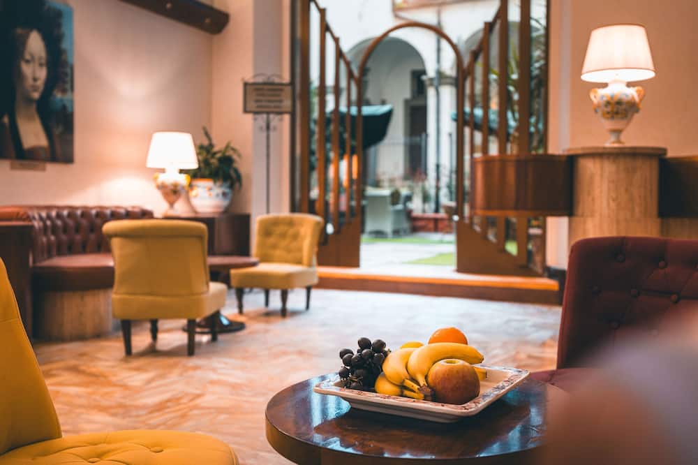 ホテル パラッツォ ベンチ 写真