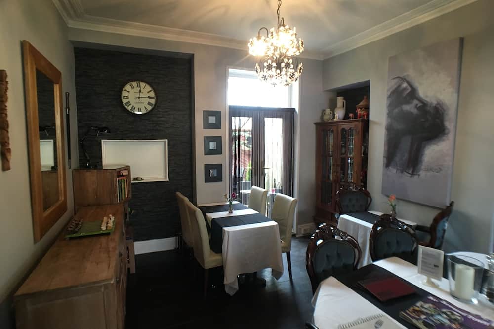 タイロサ ルームズ 写真