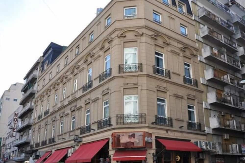 ユーロプラザ ホテル アンド スイーツ 写真