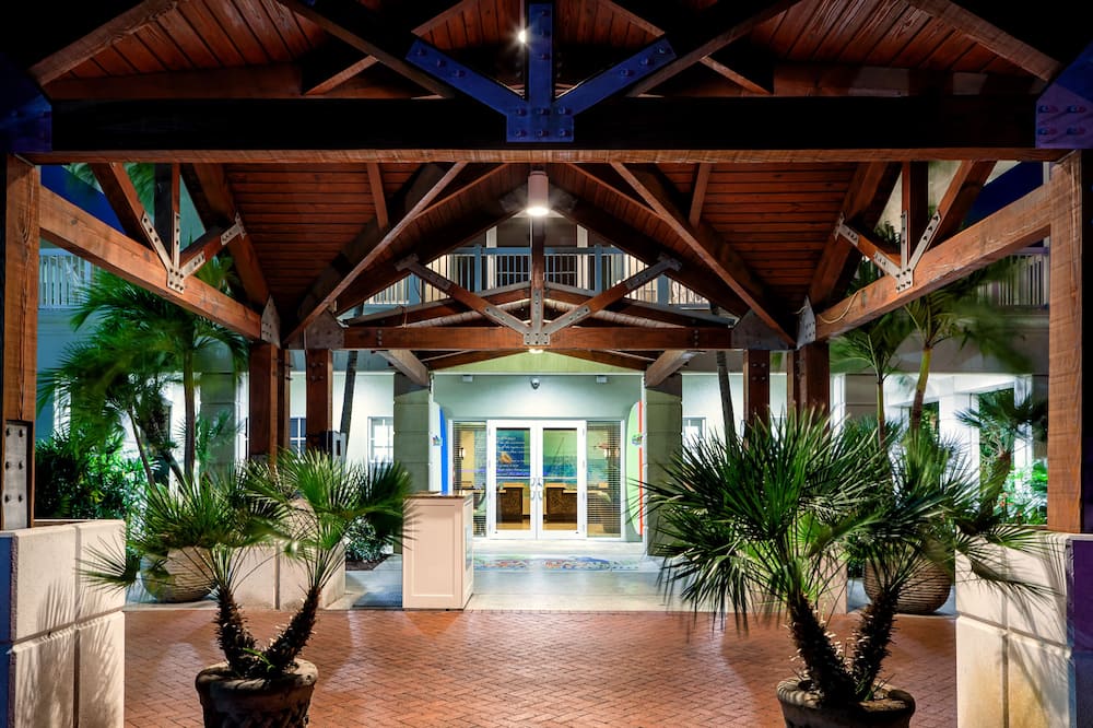 Opal Key Resort and Marina 写真