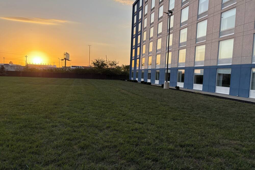 デルタ ホテルズ バイ マリオット インディアナポリス エアポート 写真