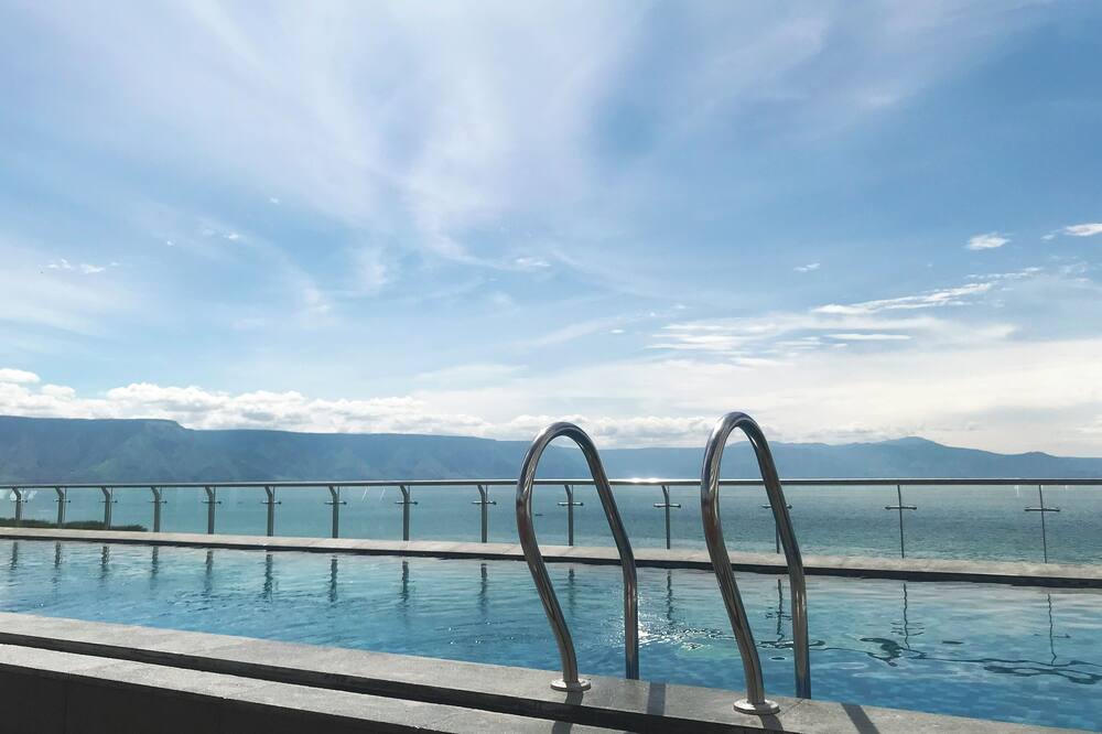 ラベルサ ホテル & コンベンションセンター サモシール 写真