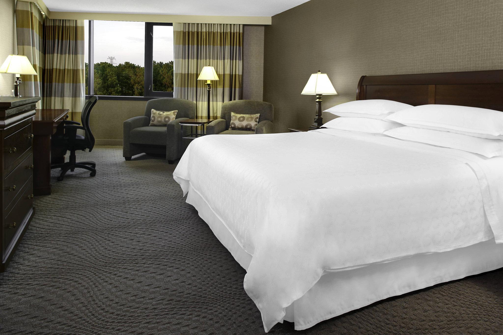 シェラトン インペリアル ホテル ローリーダーラム エアポート アット リサーチトライアングルパーク 写真