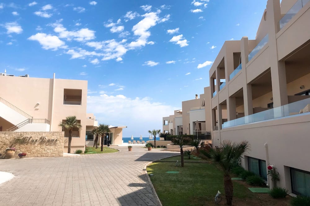 ブルー ドーム ホテル 写真