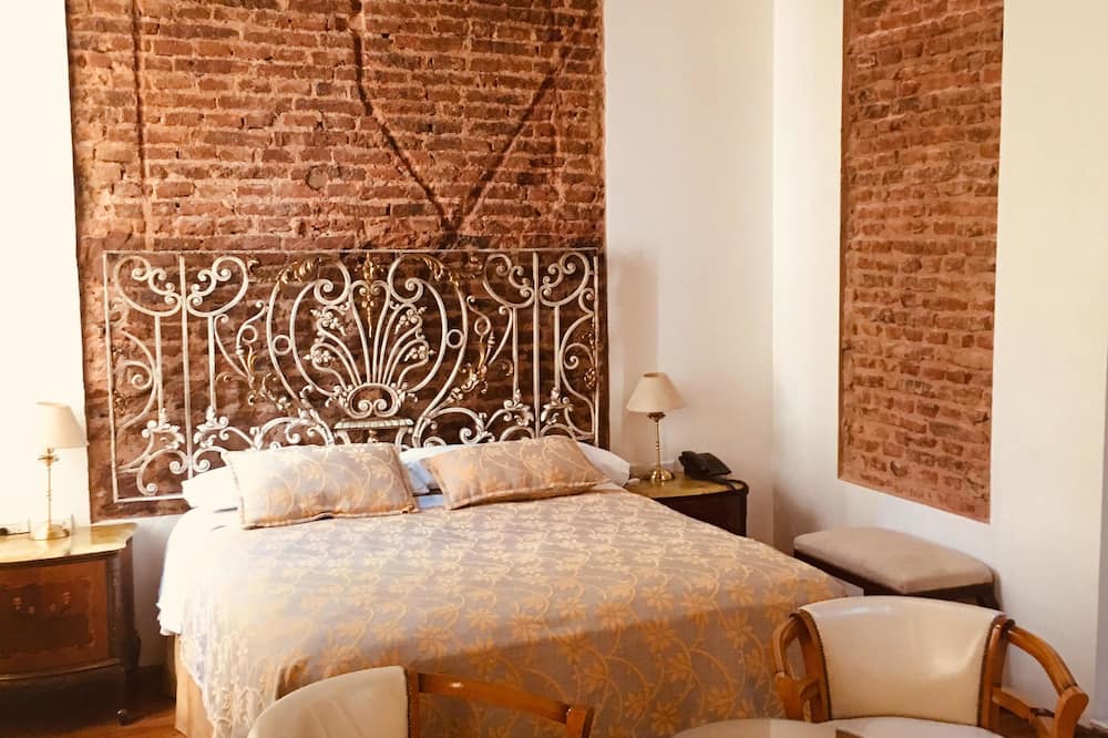 ホテル AYB インターナショナル 写真