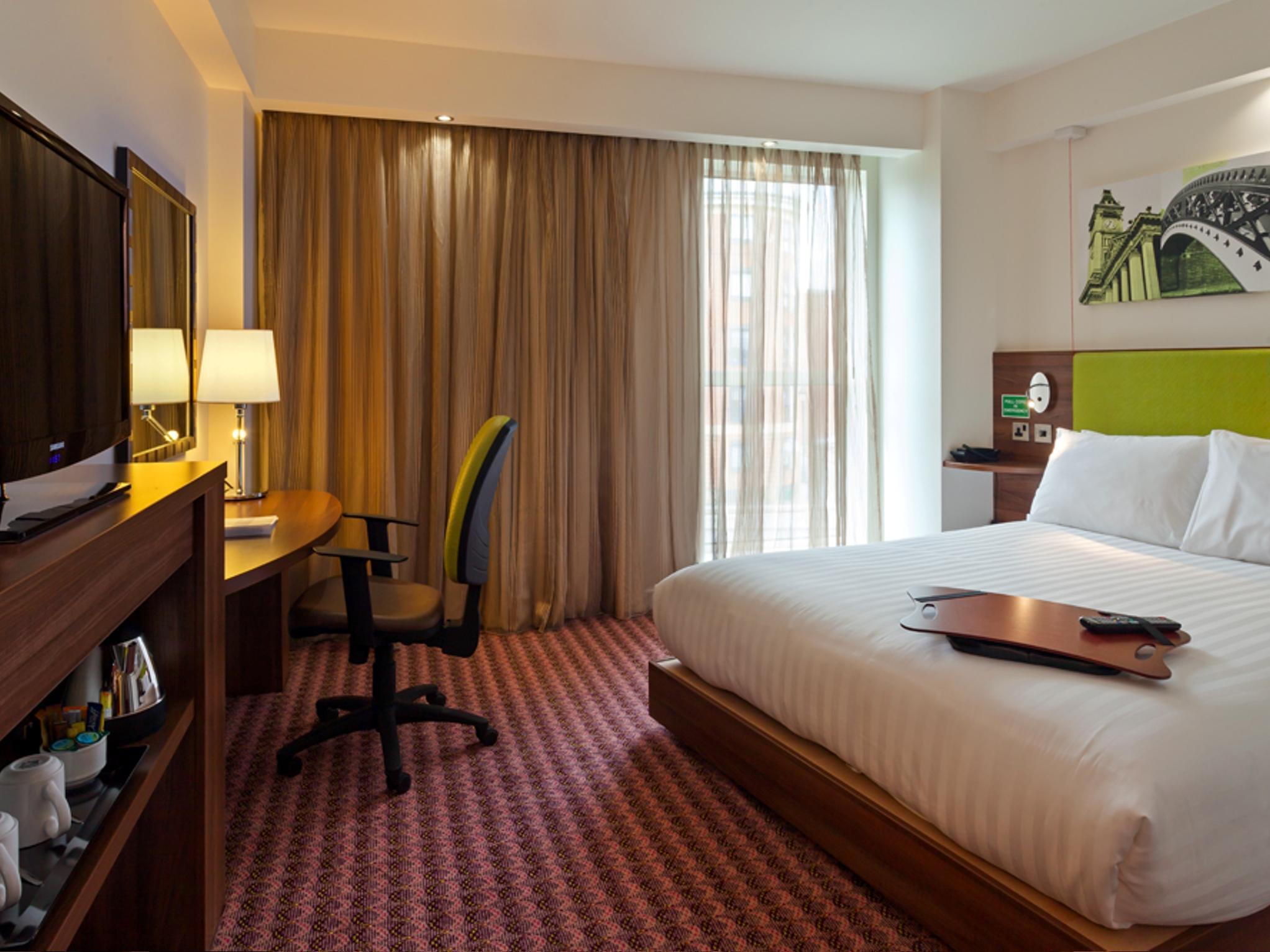 ハンプトン バイ ヒルトン バーミンガム ジュエリー クォーター 写真