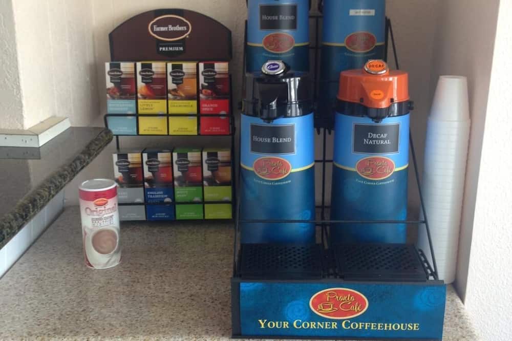 アメリカズ ベスト バリュー イン オークランド レイク メリット 写真