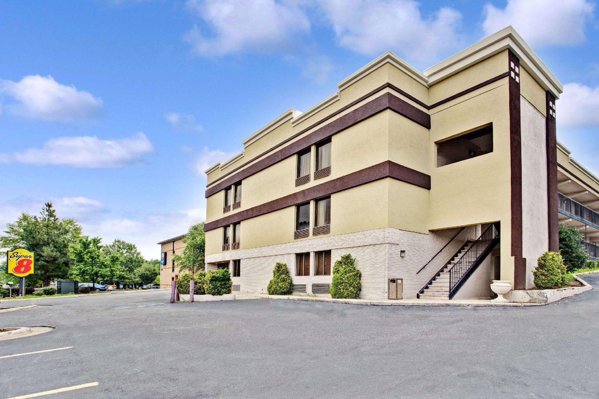 スーパー 8 バイ ウィンダム ラレー ダウンタウン 写真