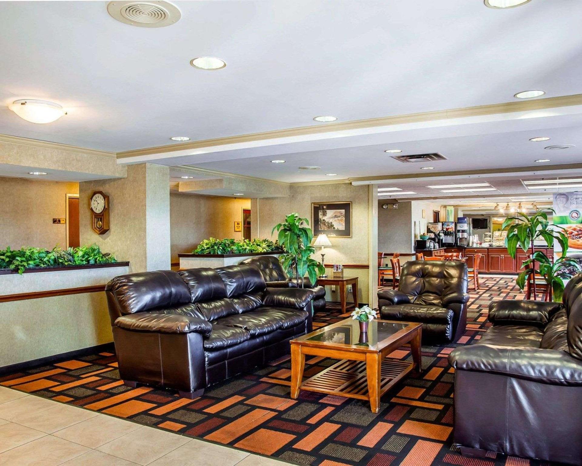 クオリティ イン & スイーツ CVG エアポート 写真