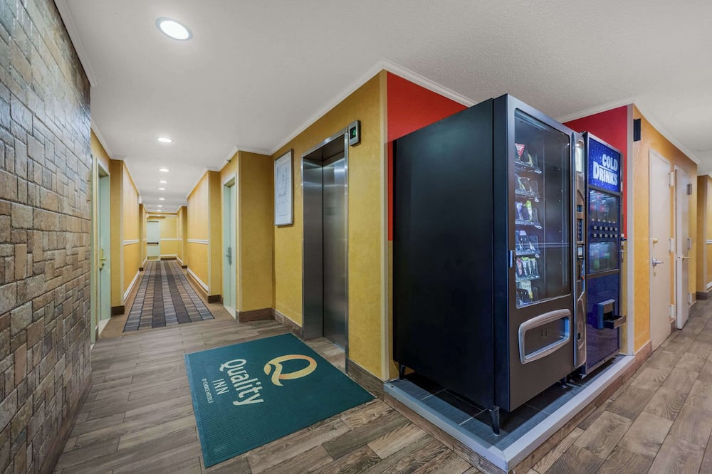 クオリティ  イン JFK エアポート ロックアウェイ ブルバード 写真