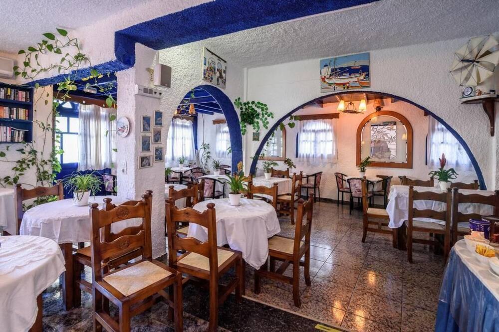 ホテル ポルト ペリッサ 写真