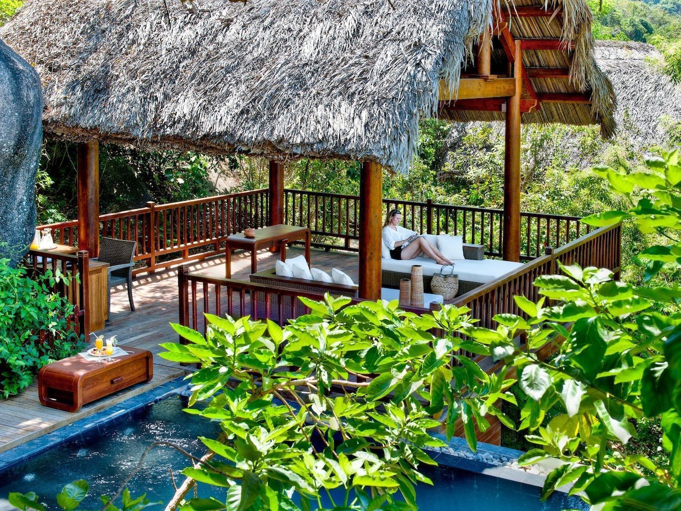 ラリア ニンヴァン ベイ 写真