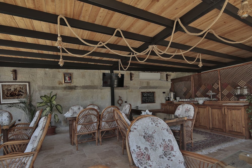 アレン ケイブ ホテル 写真