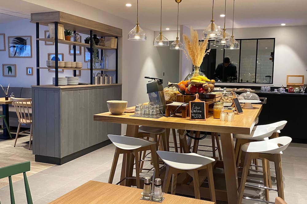 カンパニール オレンジ ホテル 写真