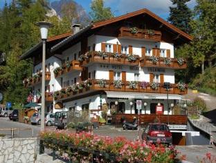 ホテル ヴィラ ネベ 写真