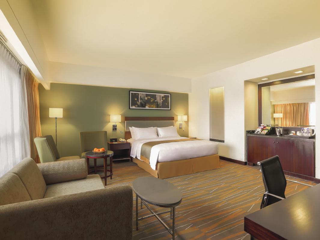 ホリデイ イン ＆ スイーツ マカティ バイ IHG 写真