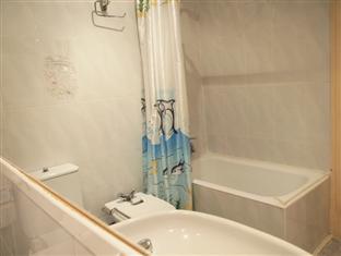 ホスタル デルフォス 写真