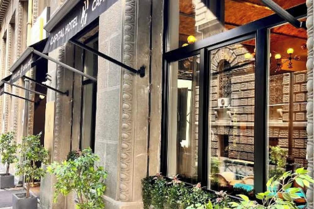 キャピタル ホテル ガルニ 写真