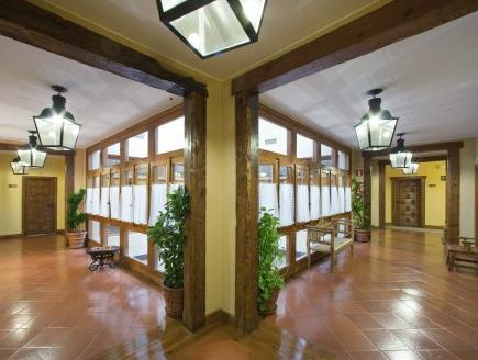 パラドール デ サント ドミンゴ デ ラ カルサダ 写真