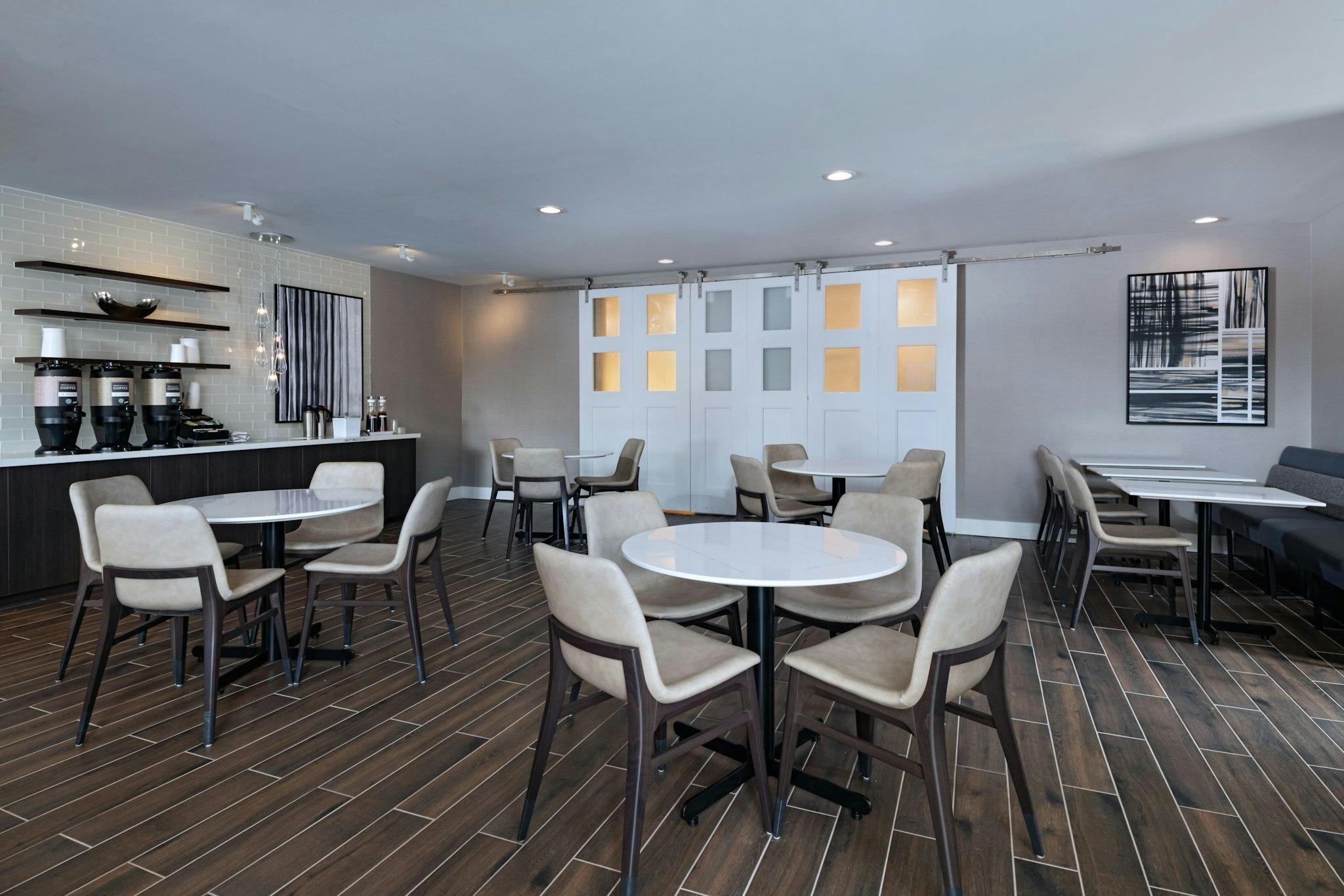 Residence Inn by Marriott New Brunswick Tower Center Blvd. 写真