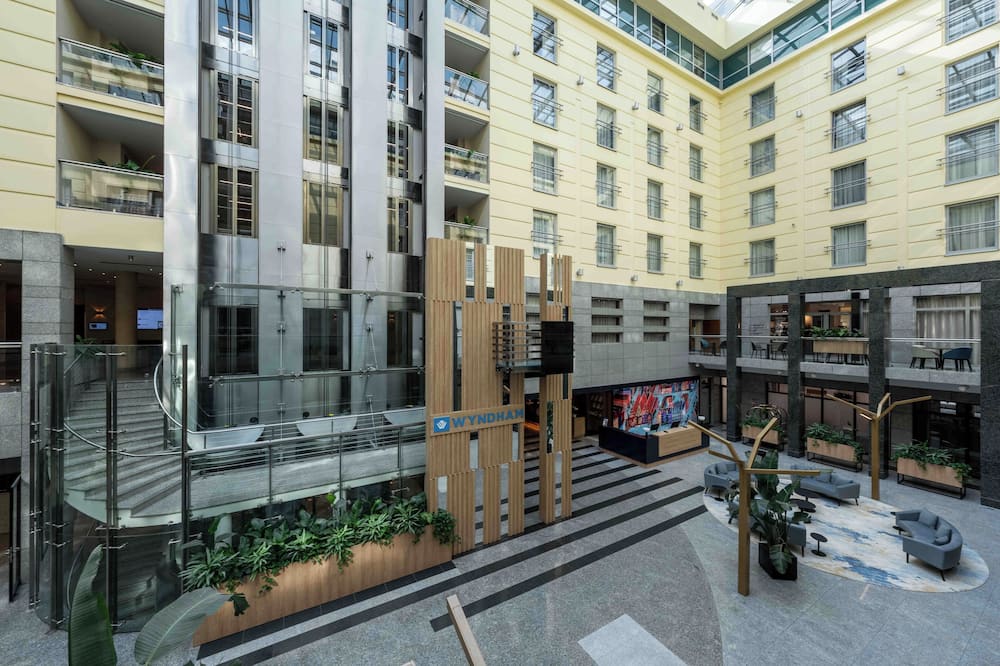 ウィンダム ヴロツワフ オールド タウン 写真