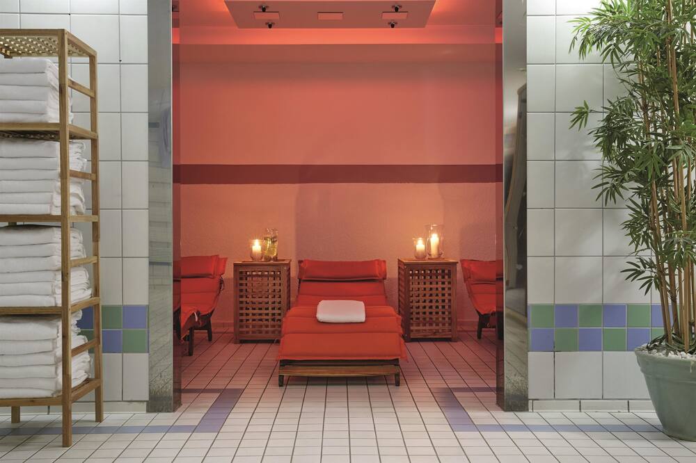 H+ ホテル ケルン ヒュルト 写真