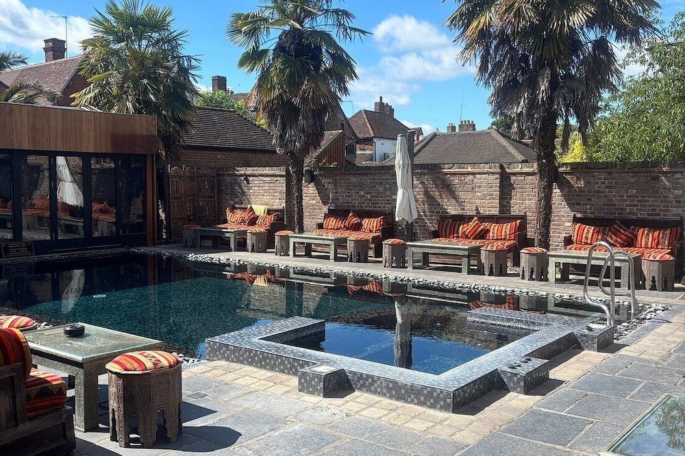 クレイジーベア ホテル ビーコンズフィールド 写真