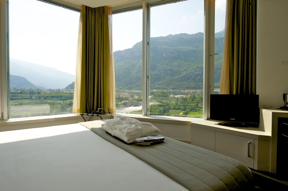 メルキュール ネロキューボ ロヴェレート 写真