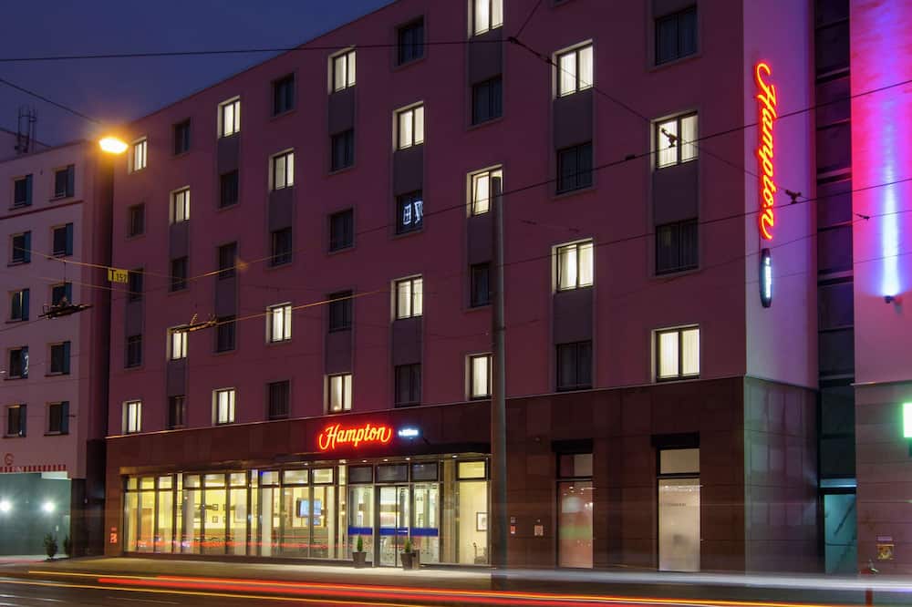 ハンプトン バイ ヒルトン ニュルンベルク シティ センター 写真