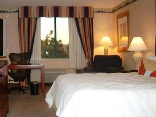 ヒルトン ガーデン イン ロサンゼルス モンテベロ 写真