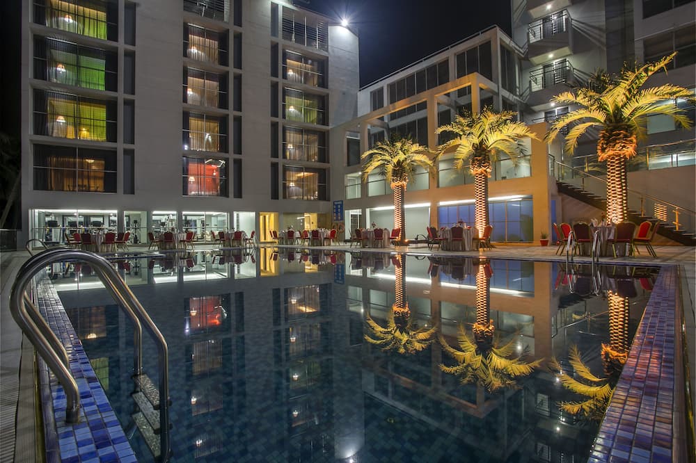 モモ イン 写真