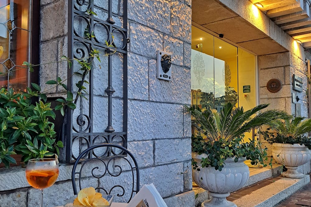 シーナ パラッツォ サンタンジェロ 写真