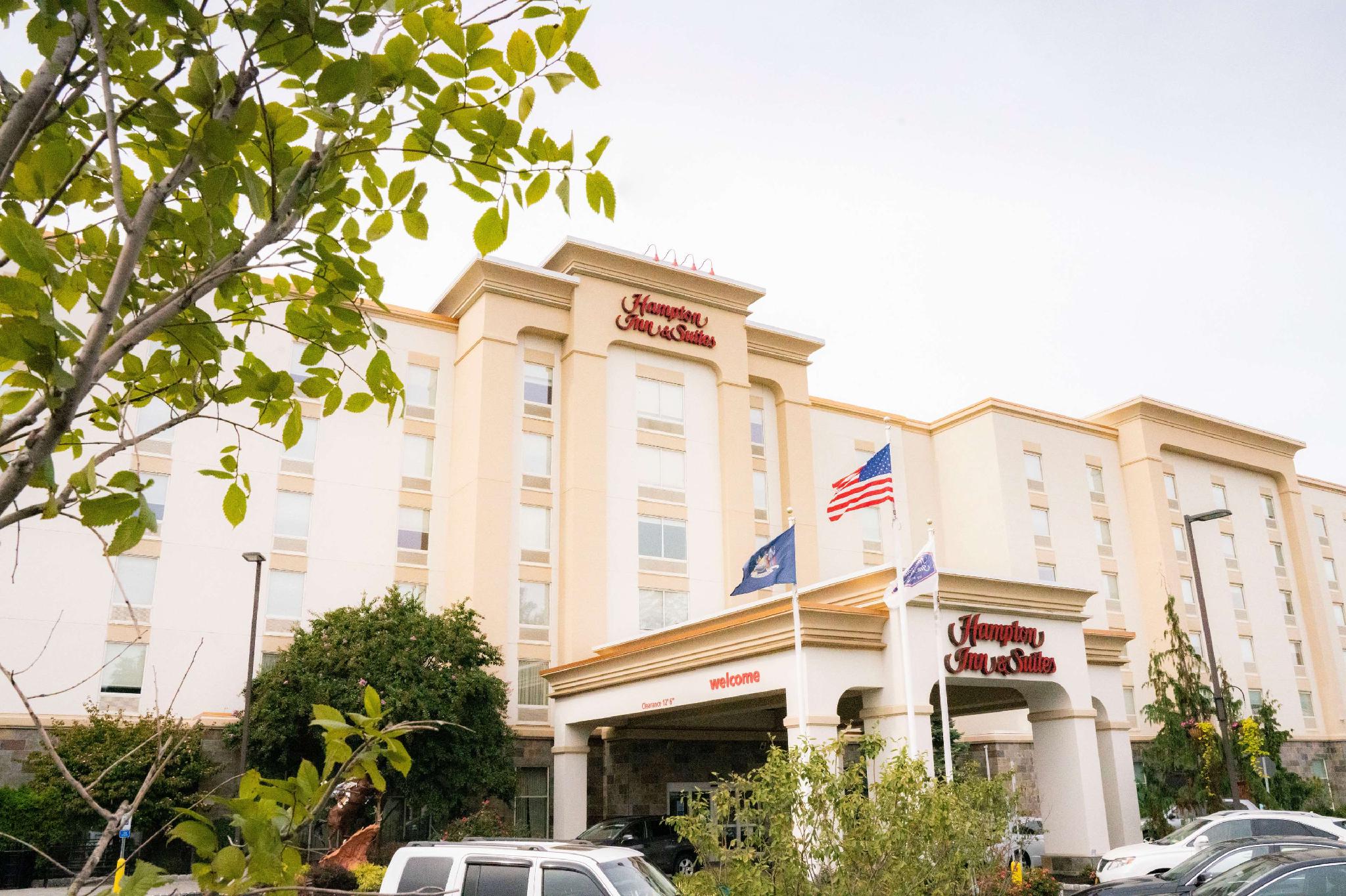 Hampton Inn & Suites Staten Island