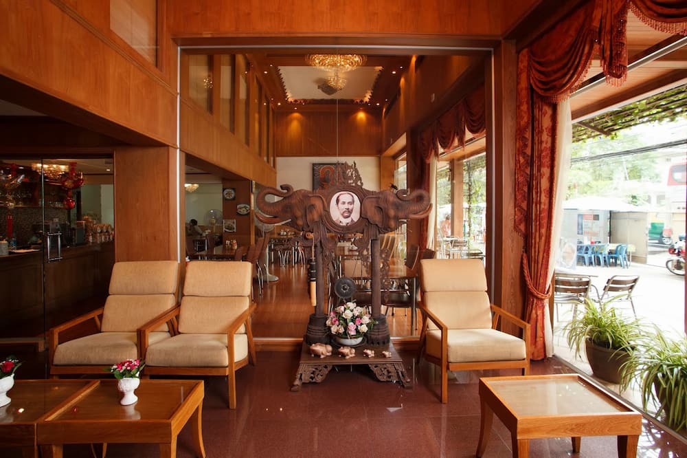 KC プレイス ホテル プラトゥーナム 写真