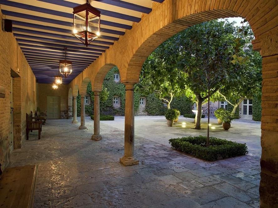 パラドール デ アルマグロ 写真