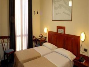 ホテル チェントラーレ バイロン 写真