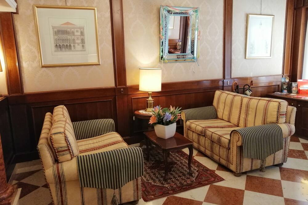 ホテル ファリエール 写真