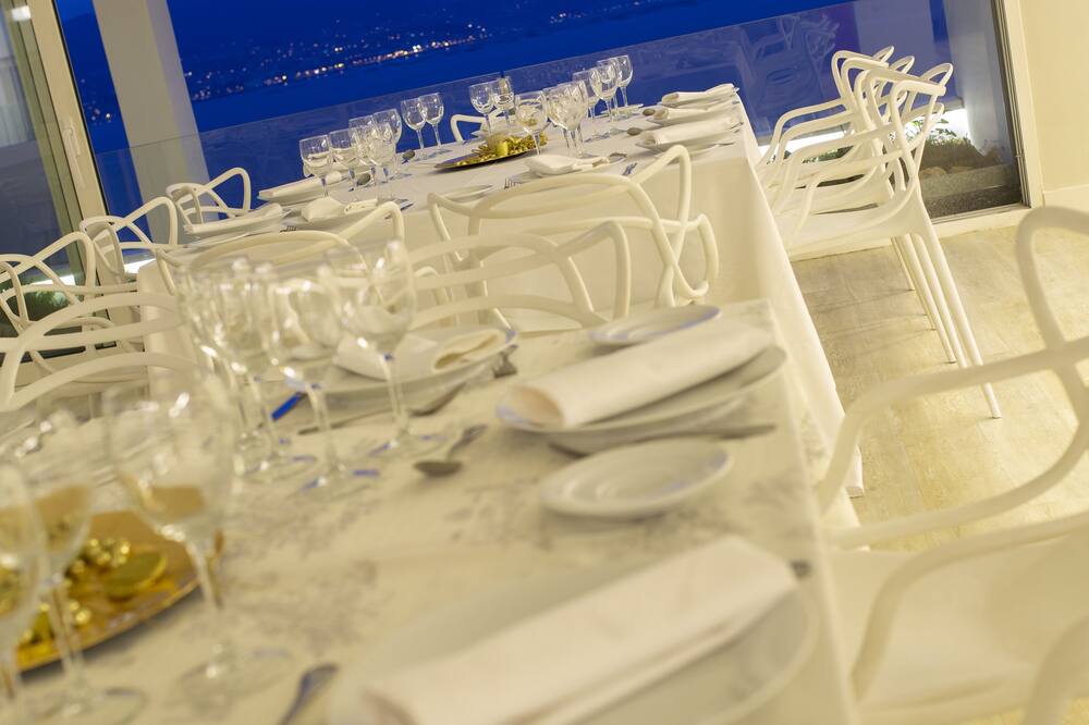 Hotel Ciudad de Vigo. 写真