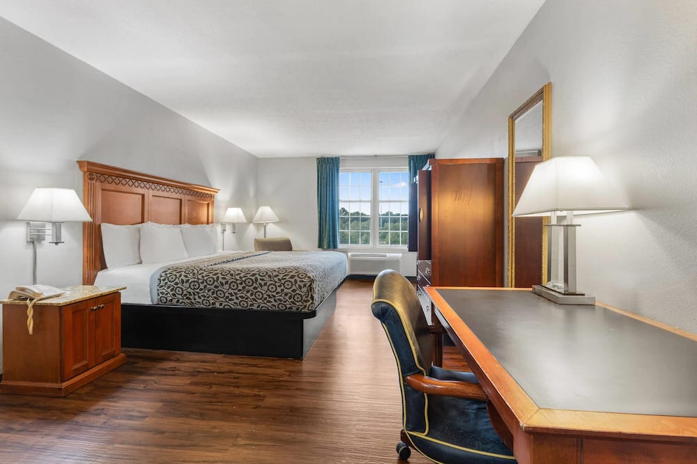 デイズ イン バイ ウィンダム マディソンビル 写真