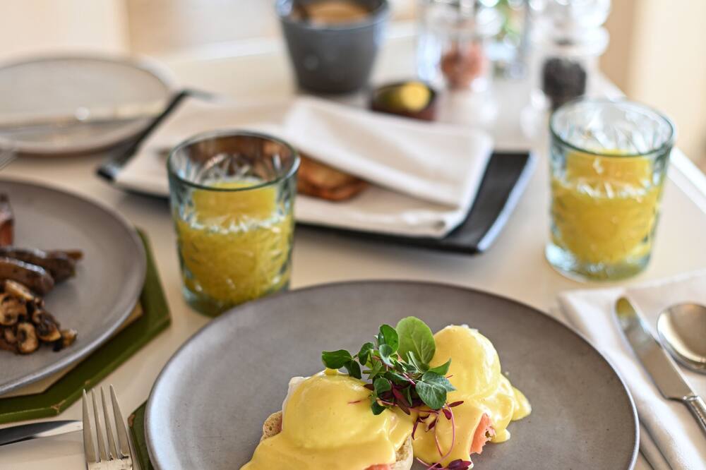 Birkenhead House 写真