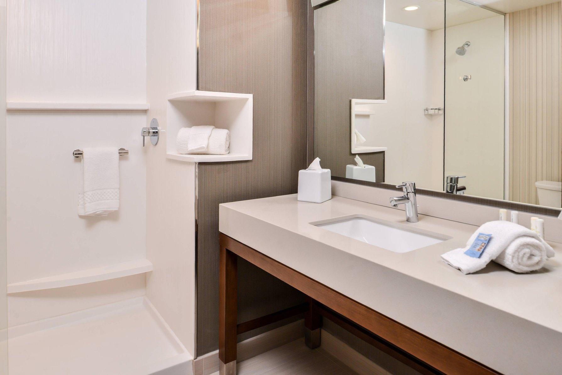 Courtyard by Marriott Charlotte Northlake 写真