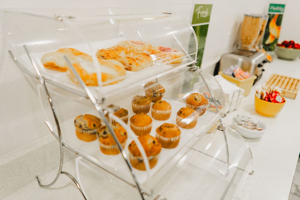 クオリティ イン & スイーツ モンティセロ 写真