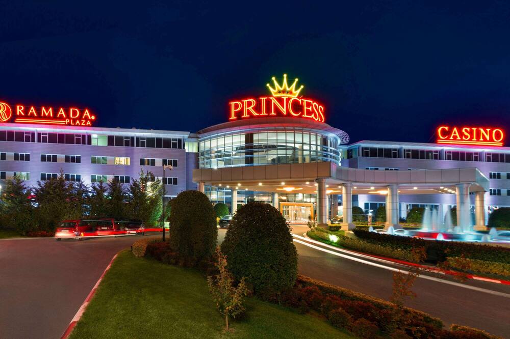 ラマダ プラザ バイ ウィンダム ゲヴゲリア 写真