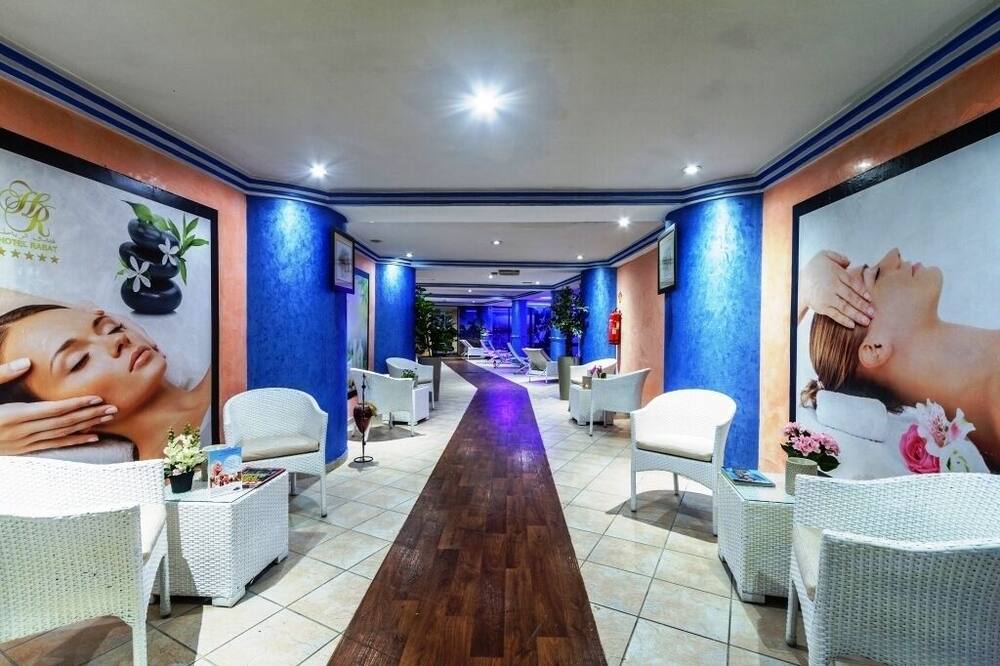 ホテル ラバト 写真