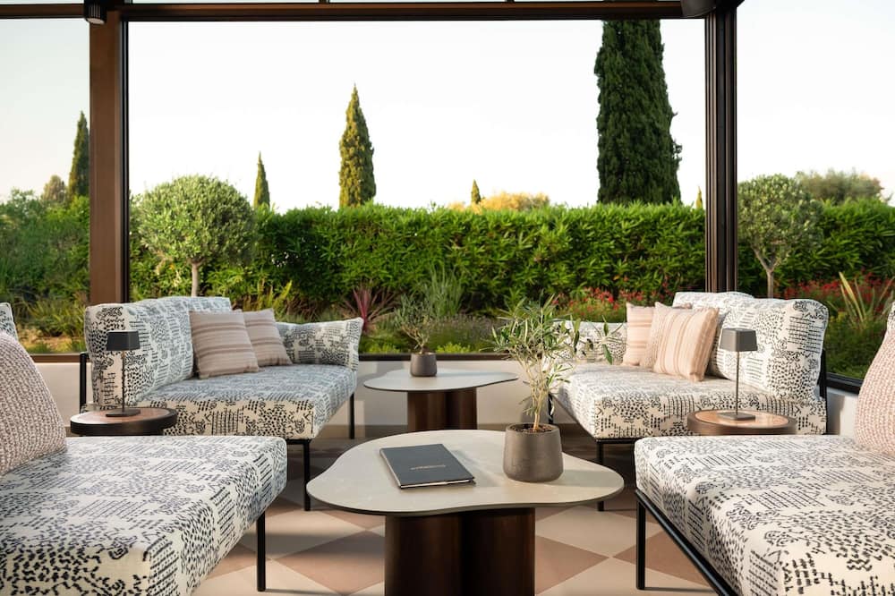 ソフィテル アテネ エアポート ホテル 写真