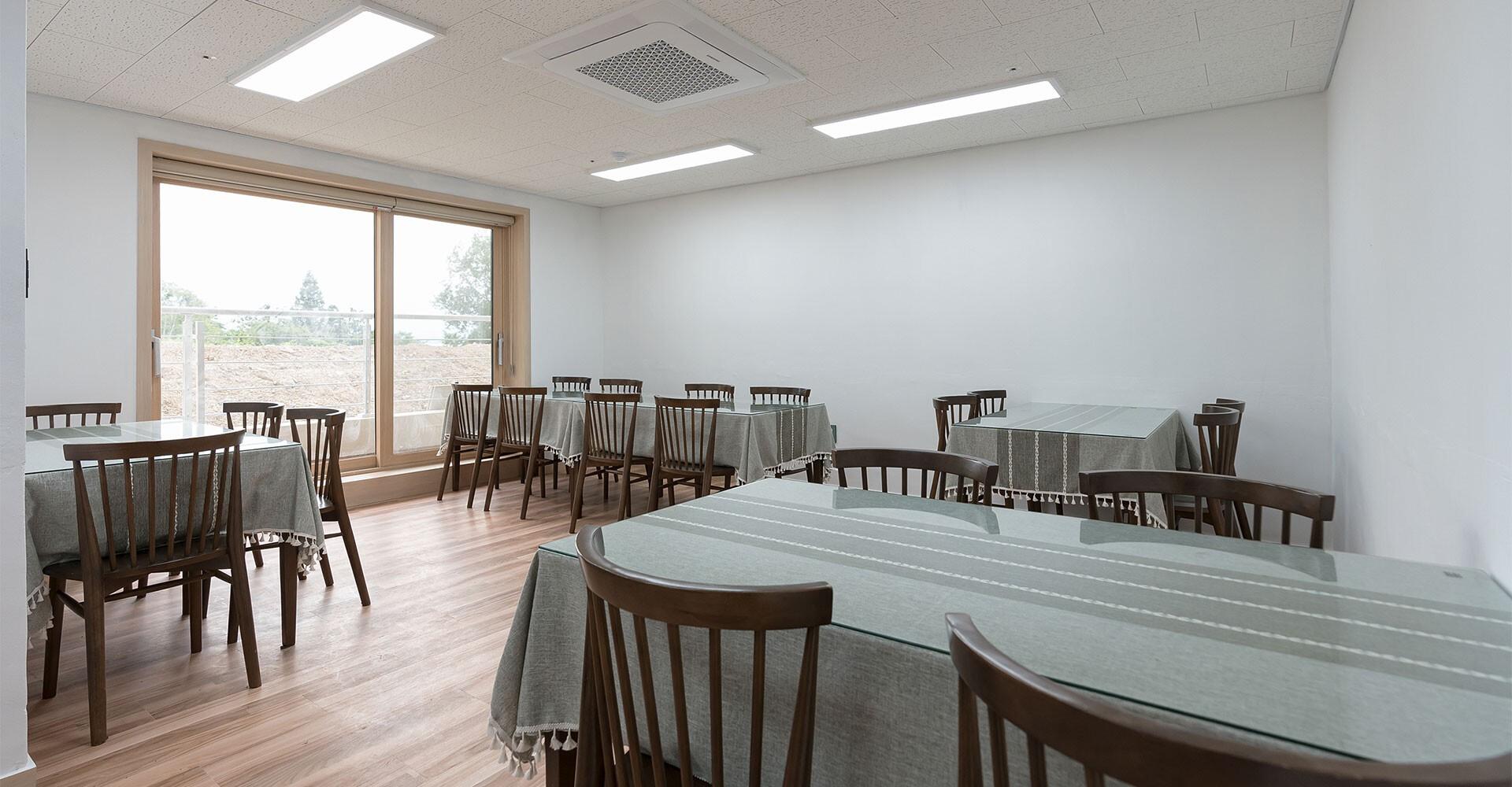 ヨス ミュージカル ハウス 写真