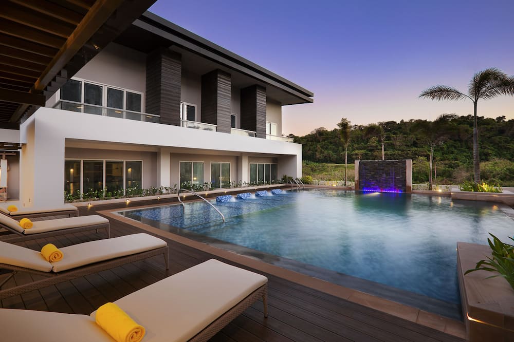 ベルモント ホテル ボラカイ ニア ニューコースト ビーチ 写真