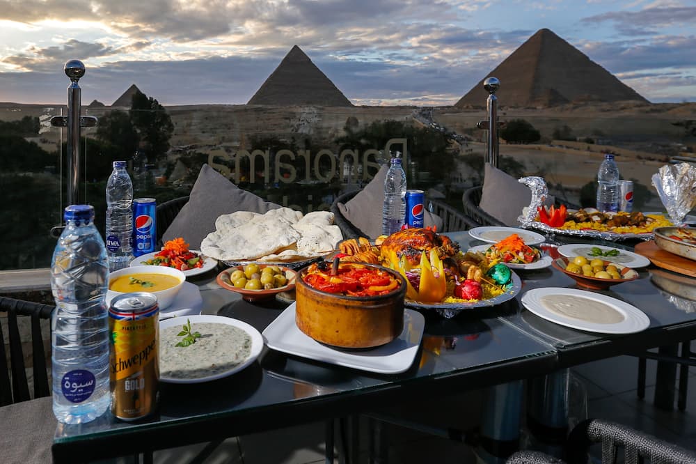 パノラマ ピラミッズ イン 写真